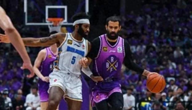 尊龙凯时-外援发威，助球队大比分击败对手晋级